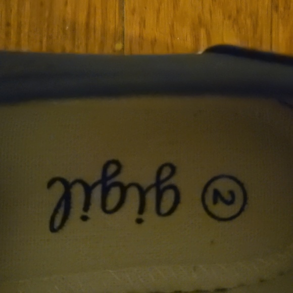 Gigil Girls Sneakers - Picture 4 of 5